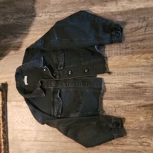 Cropped denim jacket